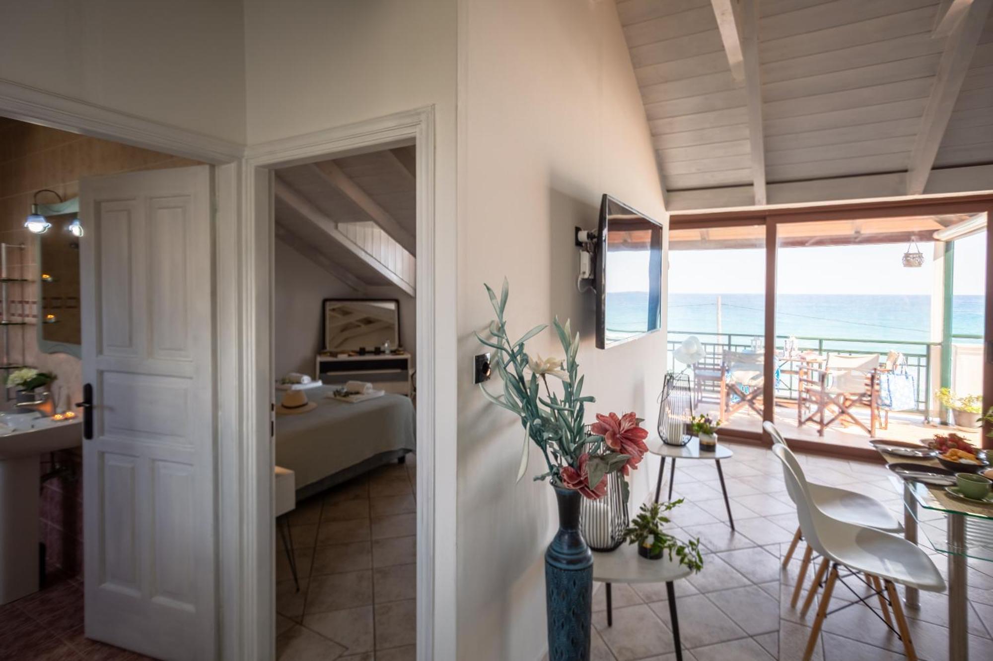 אליקאנאס Tonias Houses - Thea House And Vrachos Attic Appartment מראה חיצוני תמונה
